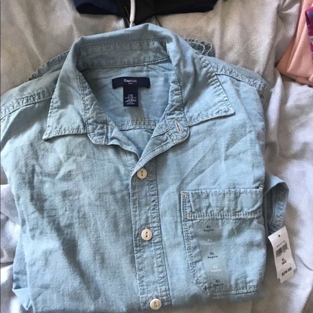 NWT LONG SLEEVE GAP KIDS BUTTON UP DENIM SHIRT